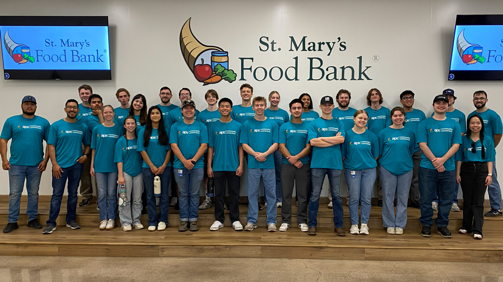 Voluntarios en el Banco de Alimentos de St Mary's