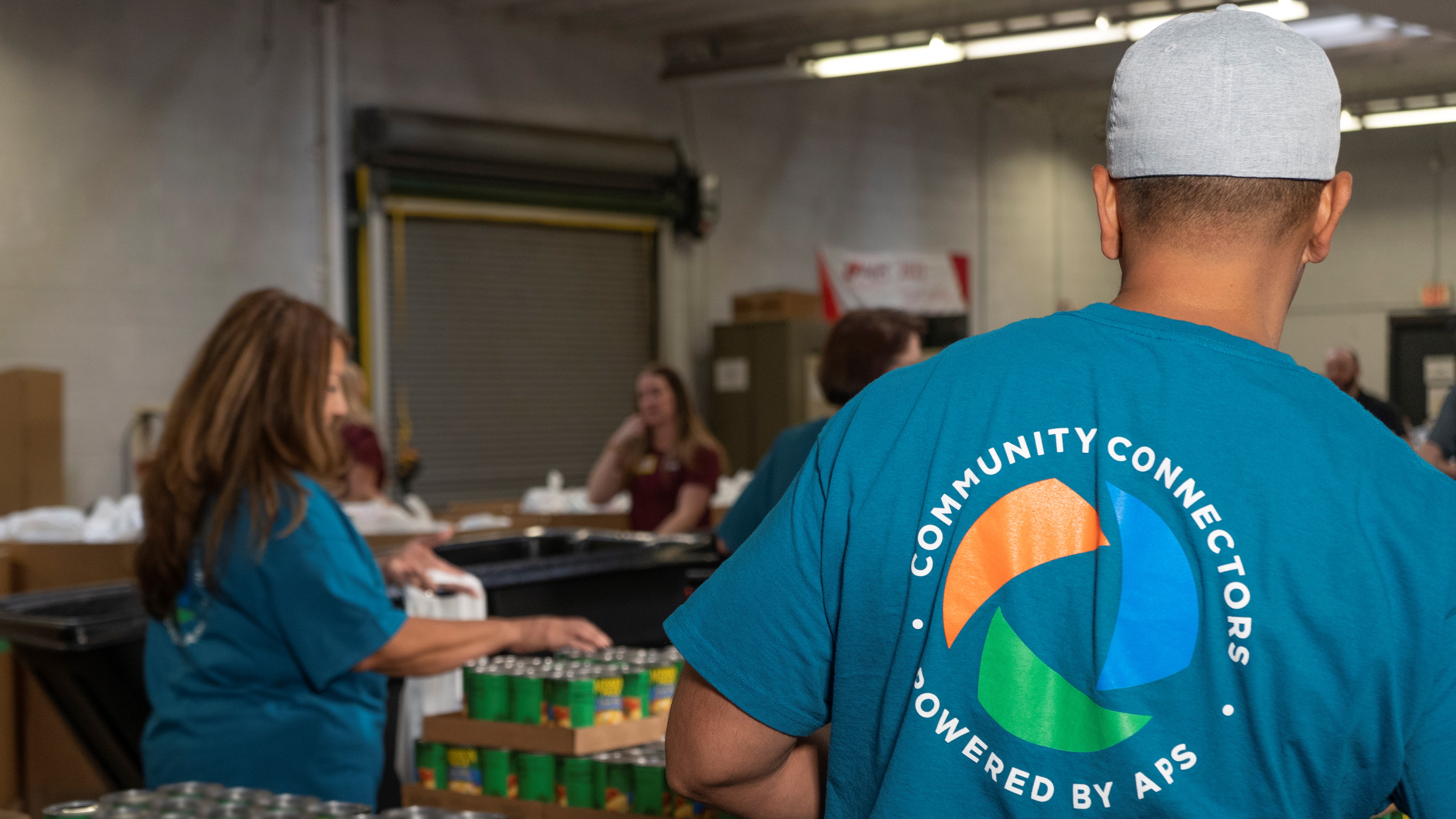 volunteers united food bank