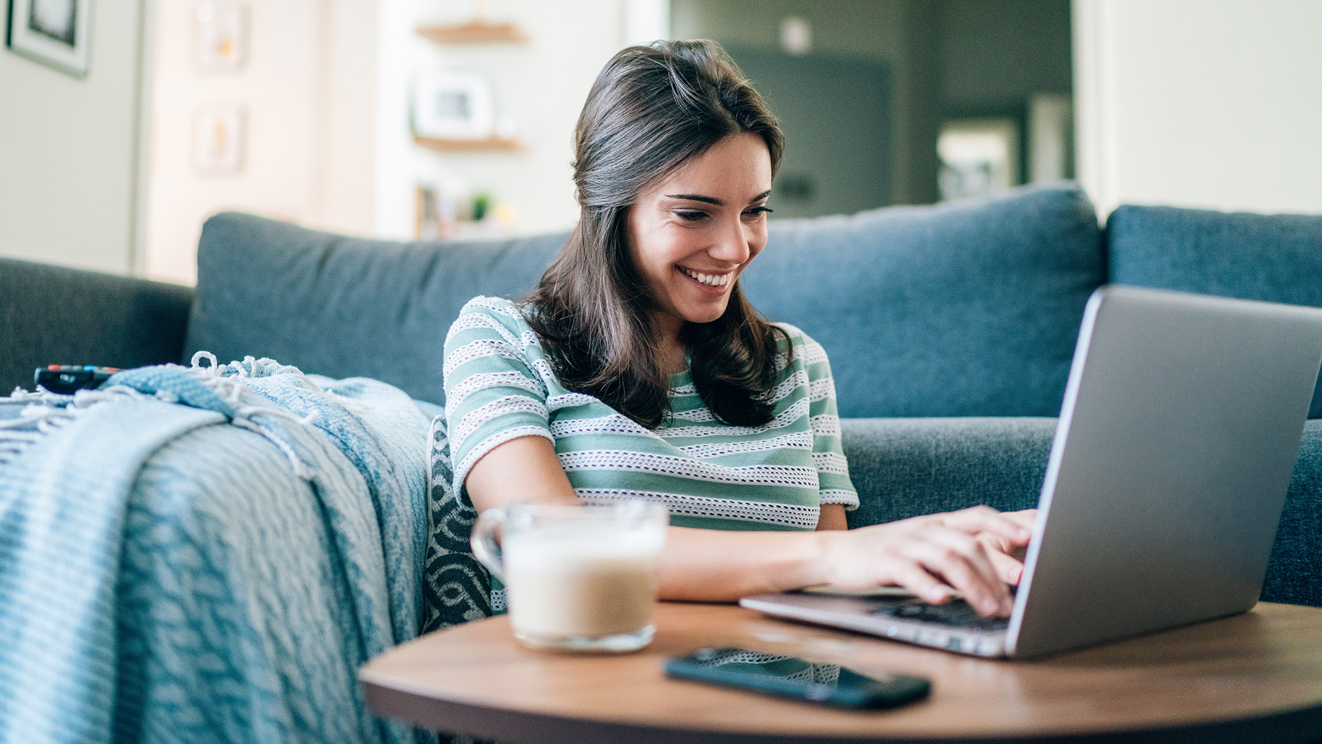 lady laptop browsing